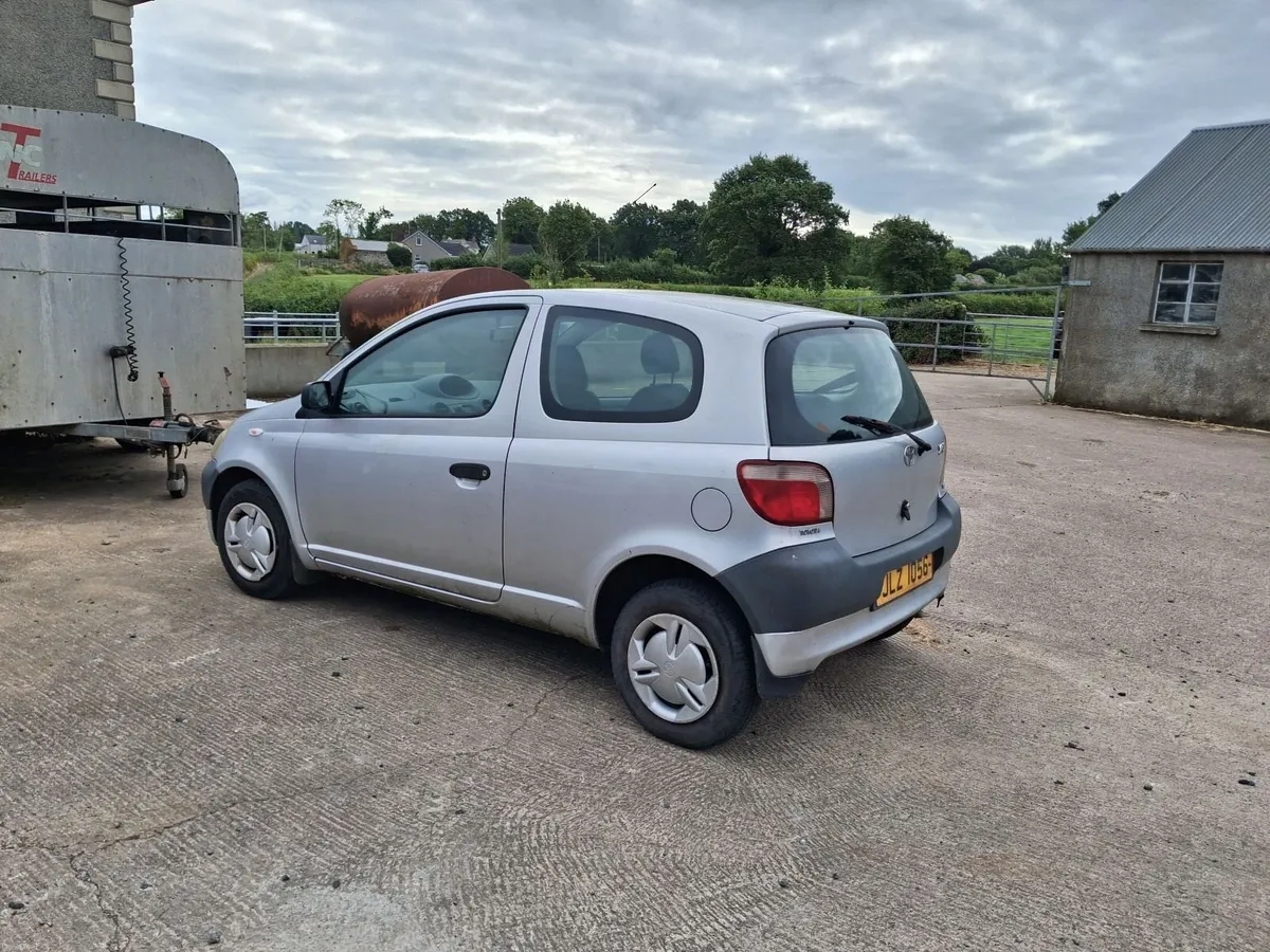 Toyota Yaris 2002 - Image 4
