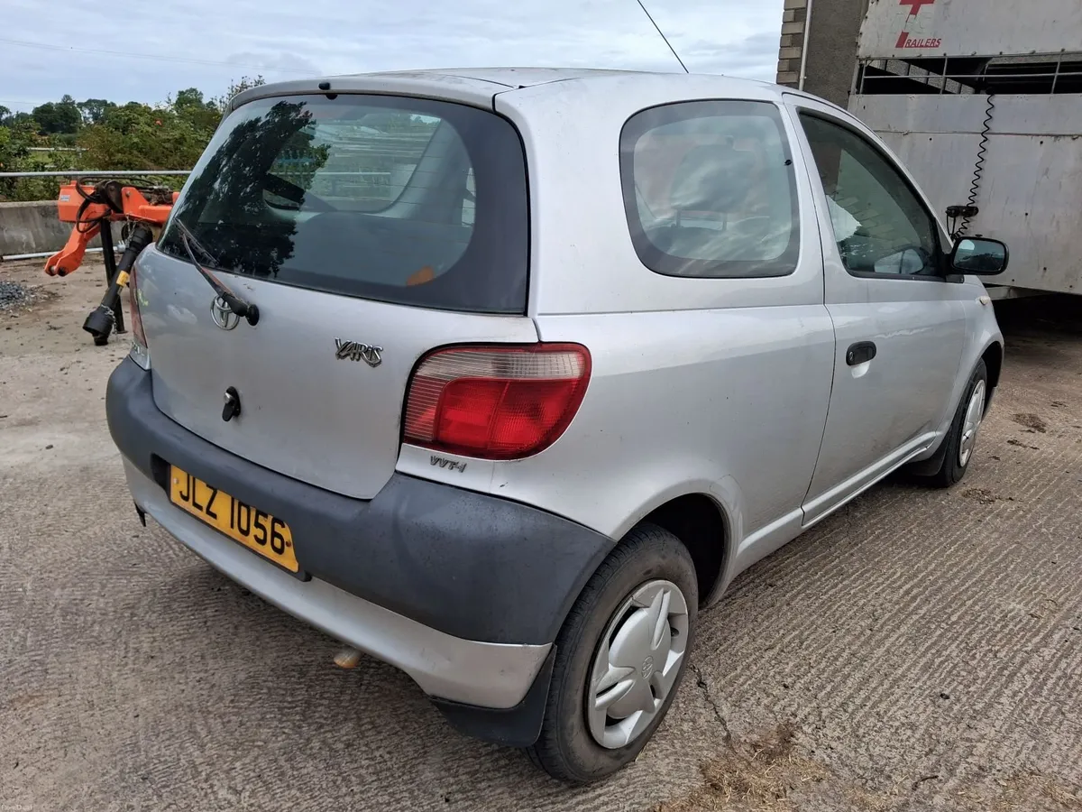 Toyota Yaris 2002 - Image 6
