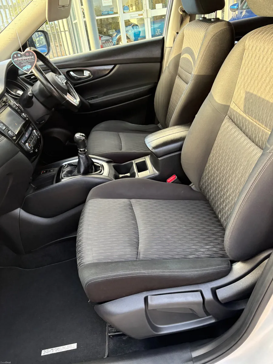 Nissan X-Trail 1.7 SV Premium 7 seater FSH 202 - Image 6