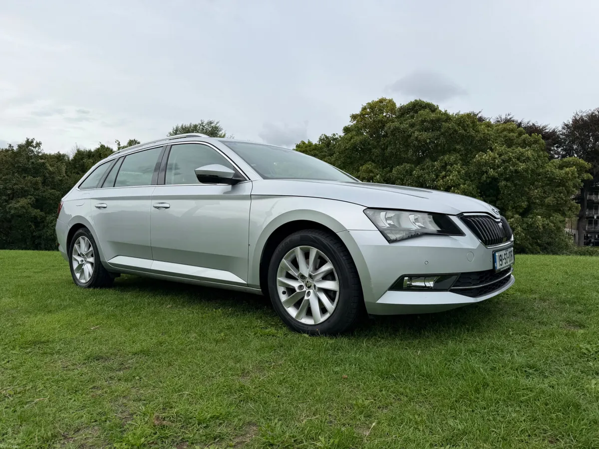 2019 Skoda Superb 1.5 TSI SE AUTOMATIC ESTATE - Image 1