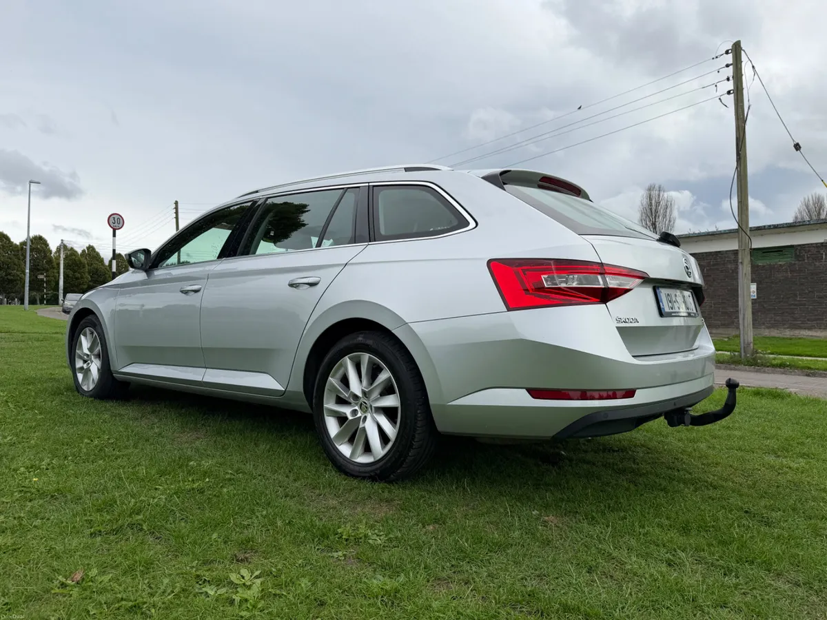 2019 Skoda Superb 1.5 TSI SE AUTOMATIC ESTATE - Image 6