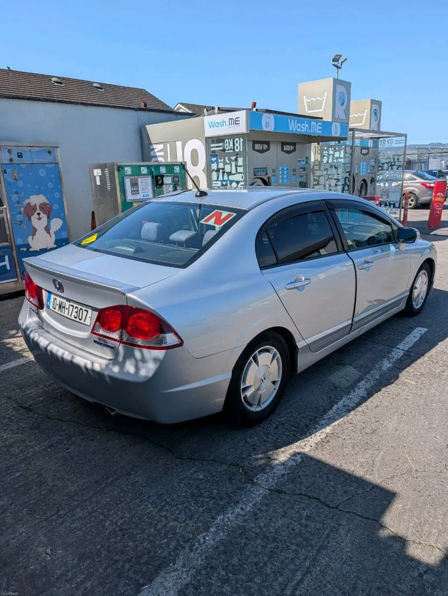 Honda Civic 2010 - Image 1