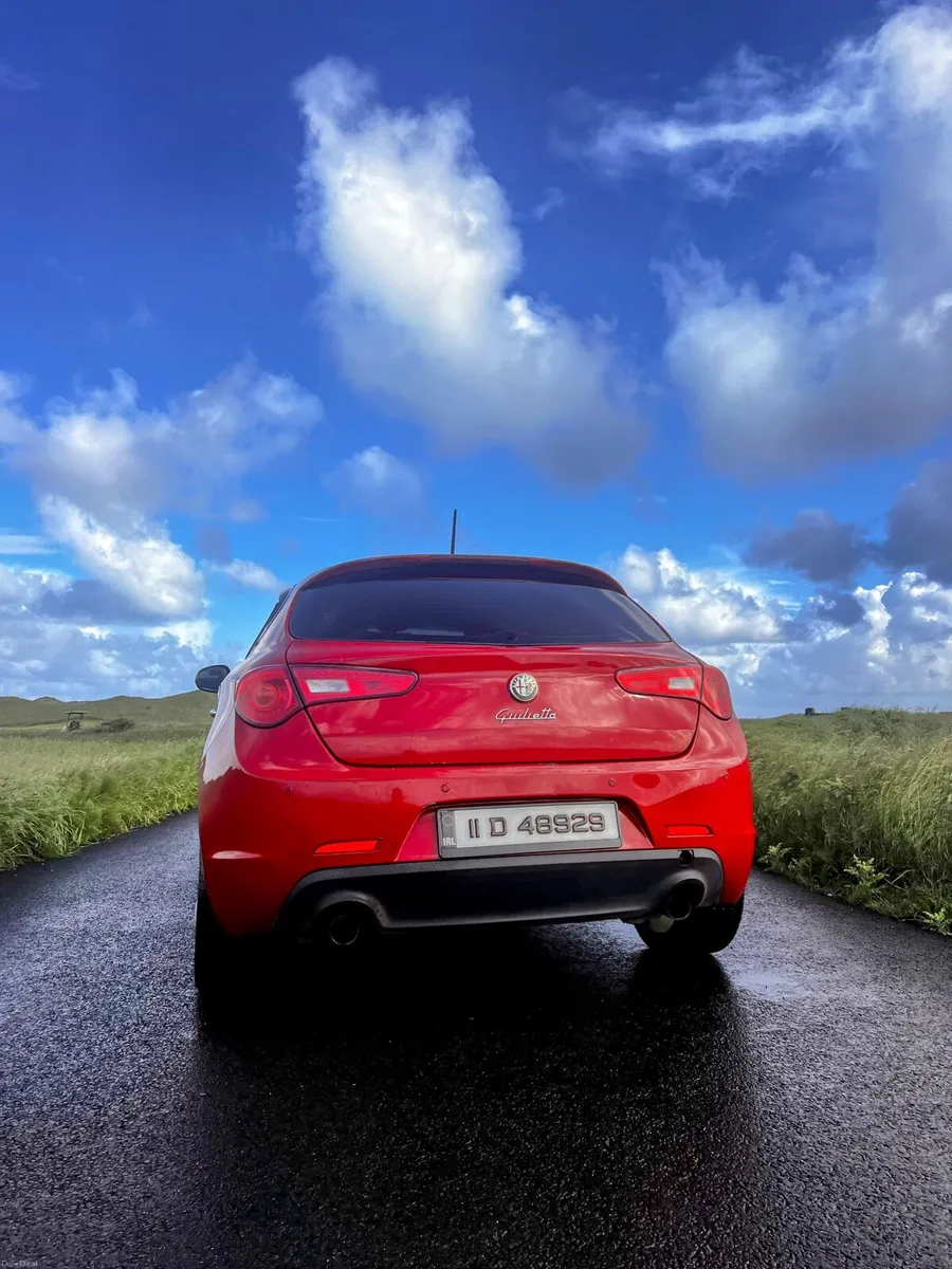 2011 Alfa Romeo Giulietta 2.0 JTDm - Image 2