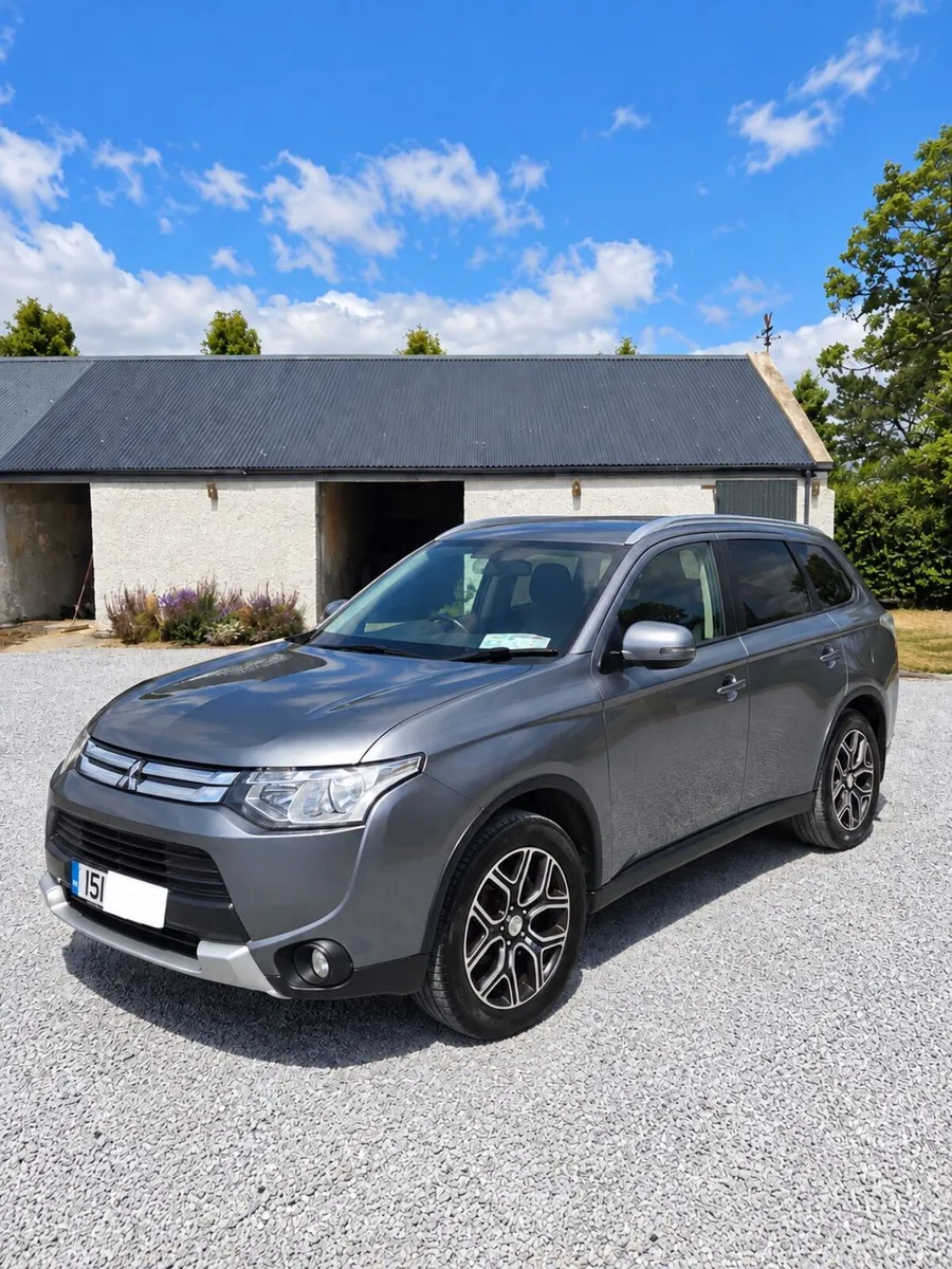 Mitsubishi Outlander 2015 2.2L Diesel 4WD 7 Seater - Image 2