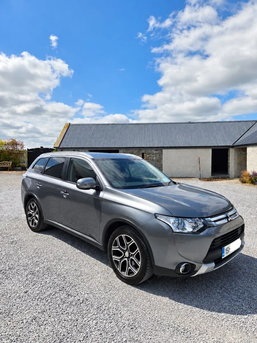Mitsubishi Outlander 2015 2.2L Diesel 4WD 7 Seater - Image 1