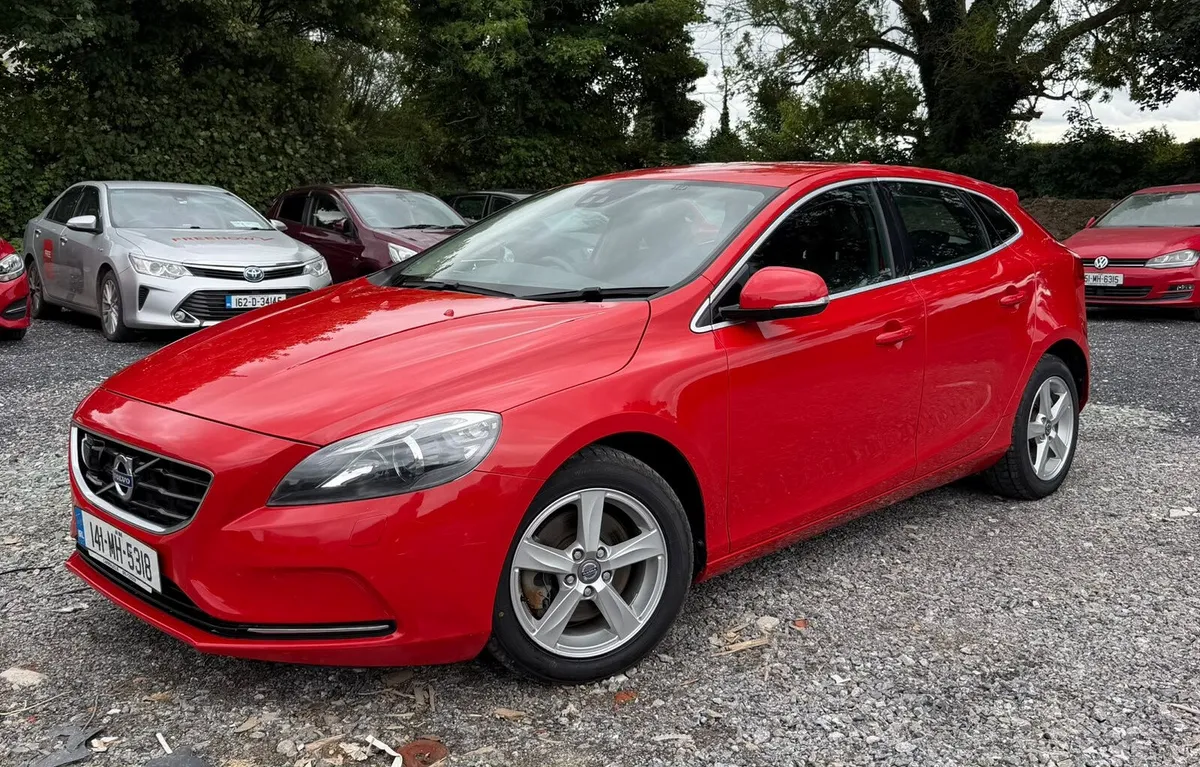 Volvo V40 1.6 Petrol Automatic - Image 1