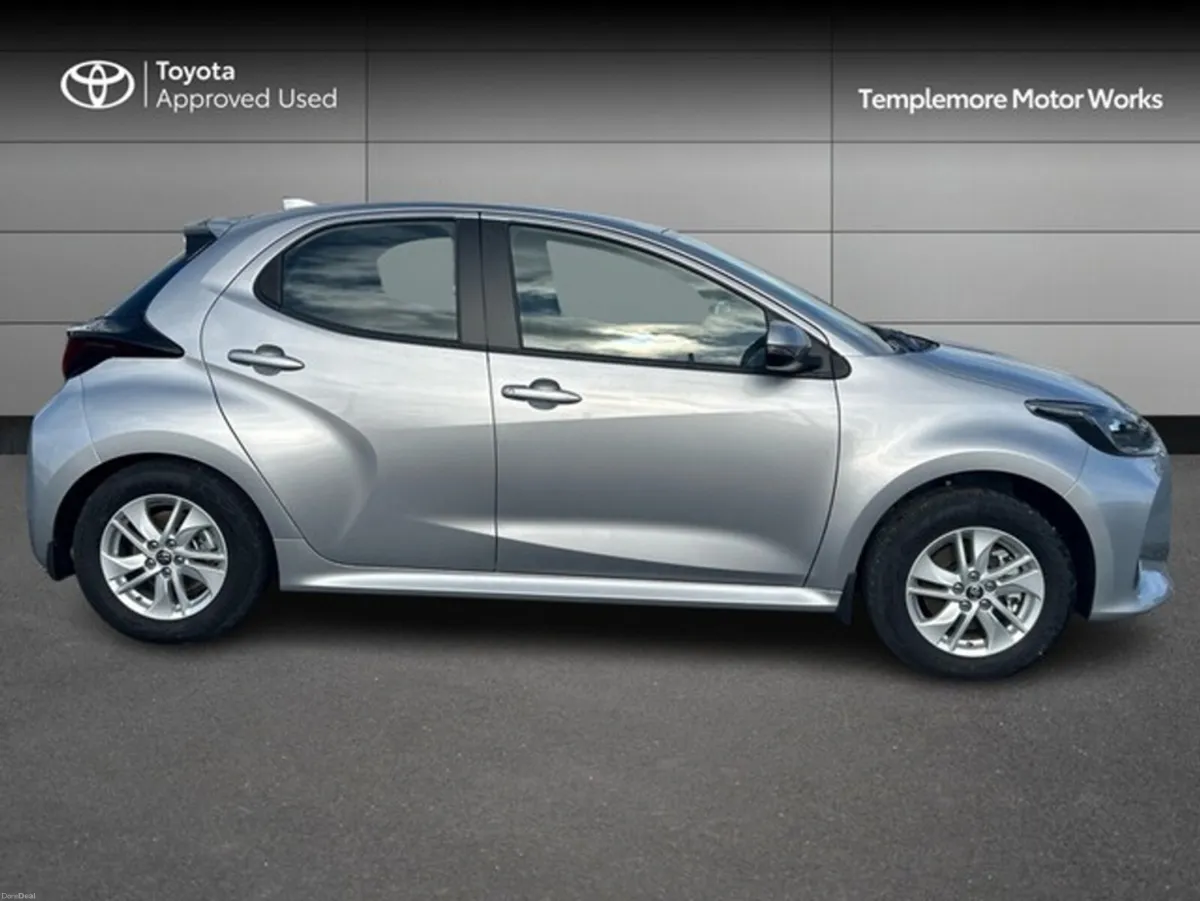 Toyota Yaris 1.5 - Image 3