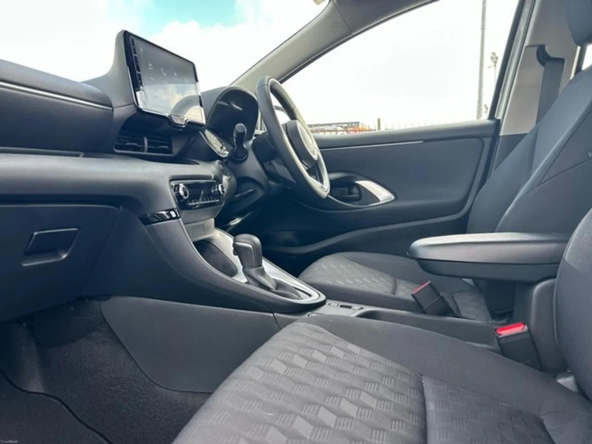 Toyota Yaris 1.5 - Image 6