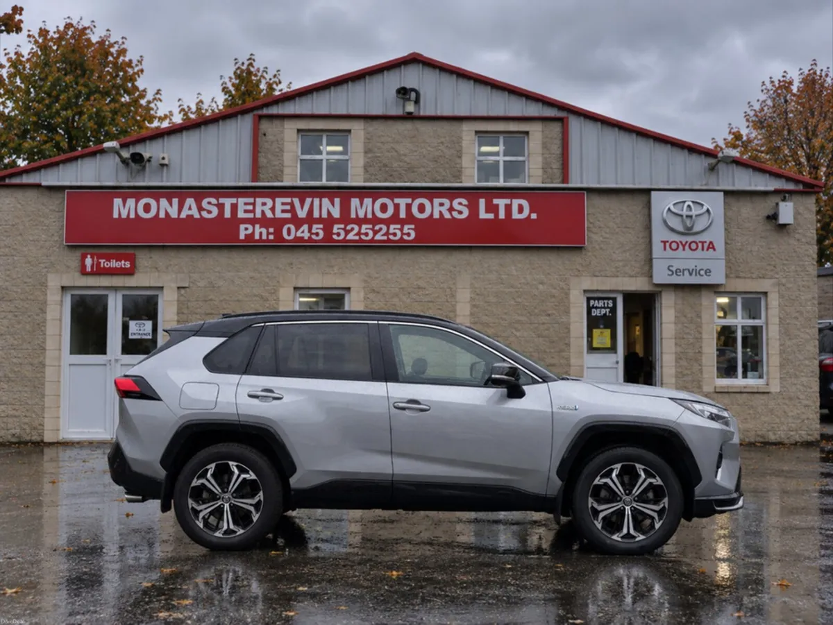Toyota RAV4 *ORIGINAL IRISH CAR*   RAV4 PLUG-IN HY - Image 3