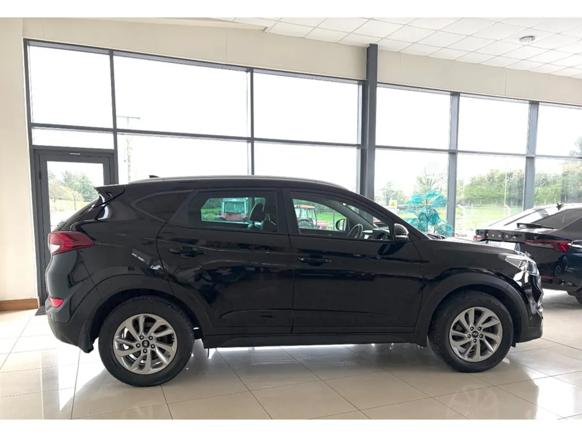 Hyundai Tucson EXECUTIVE 5DR - Image 6