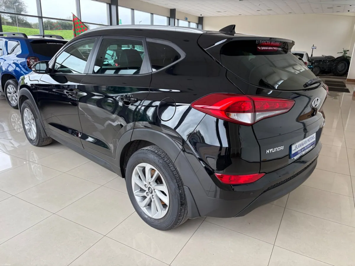 Hyundai Tucson EXECUTIVE 5DR - Image 4