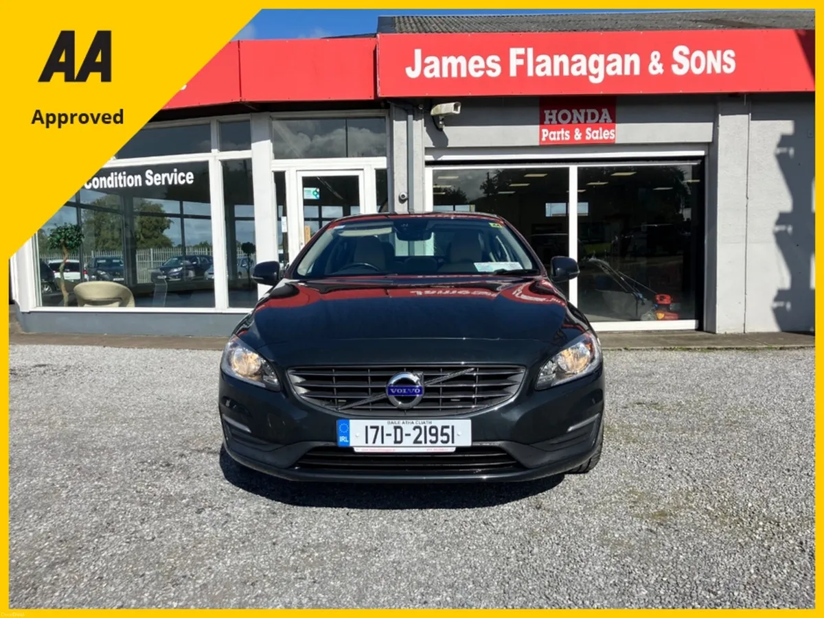Volvo S60 D2 SE 4DR - Image 2