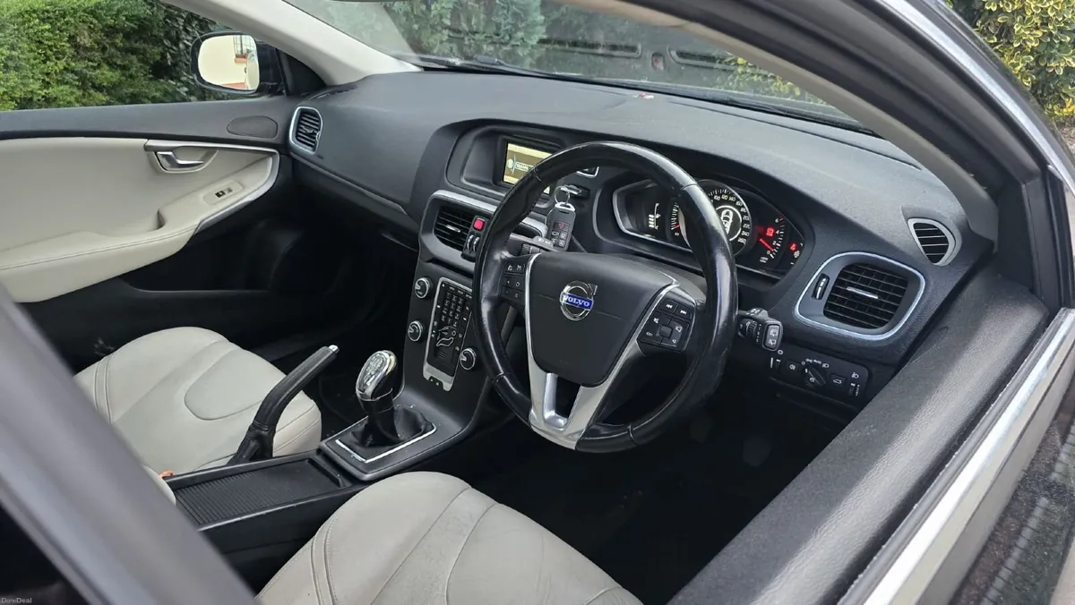 Volvo V40 2014 €6400 - Image 5