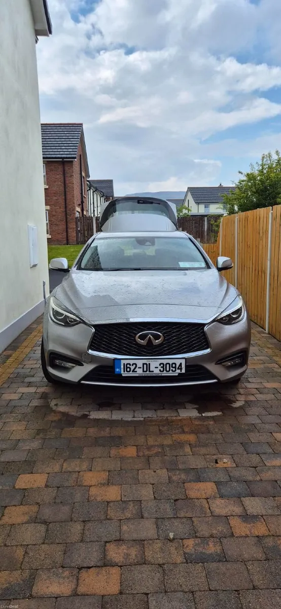 Infiniti Q30 2016 - Image 1