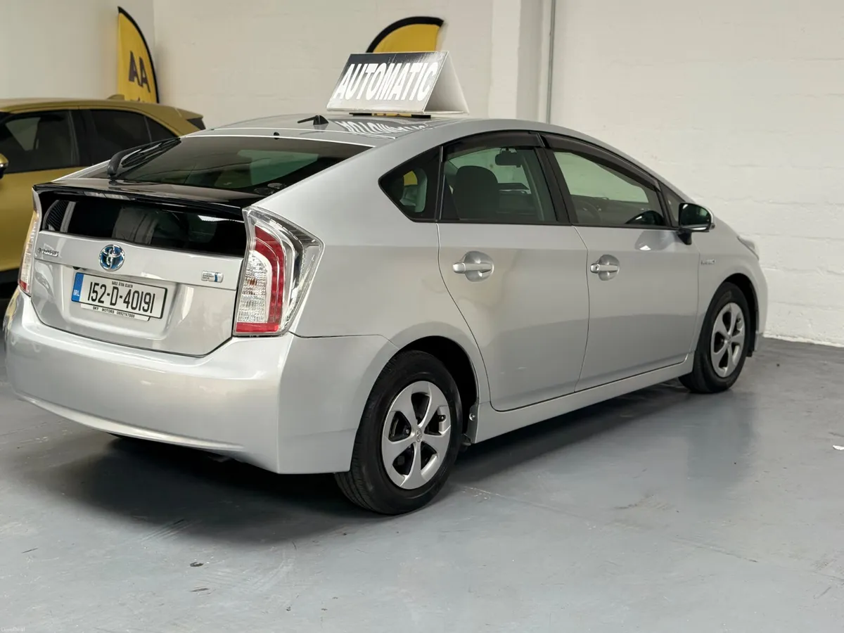 2015 Toyota Prius 1.8 Hybrid Automatic - Image 4