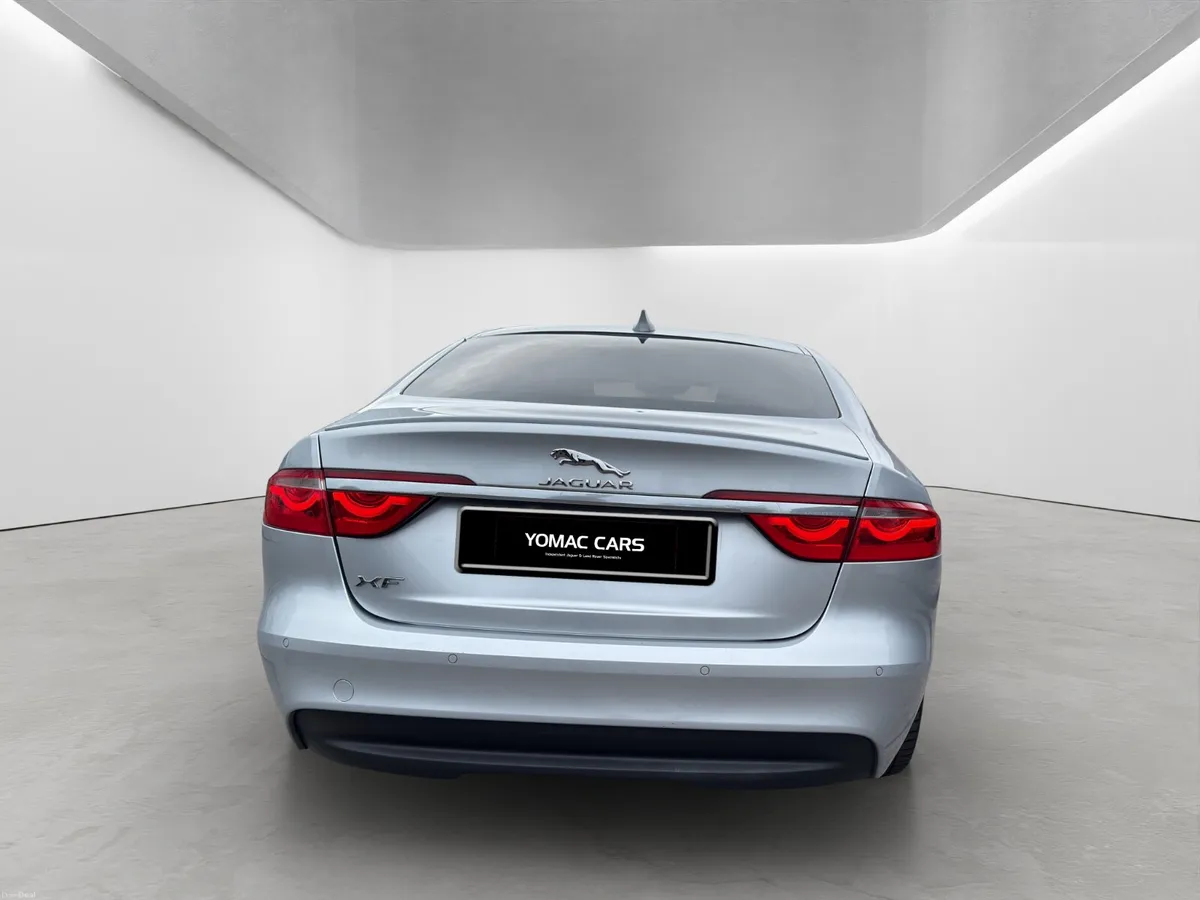 JAGUAR XF 2016 R-SPORT 2.0D AUTO - Image 3