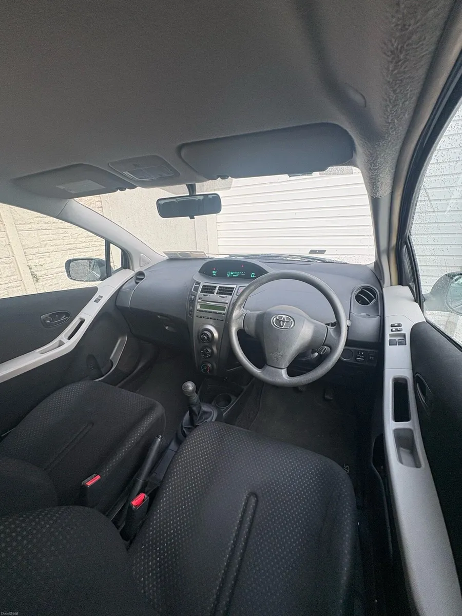 Toyota Yaris - Image 6