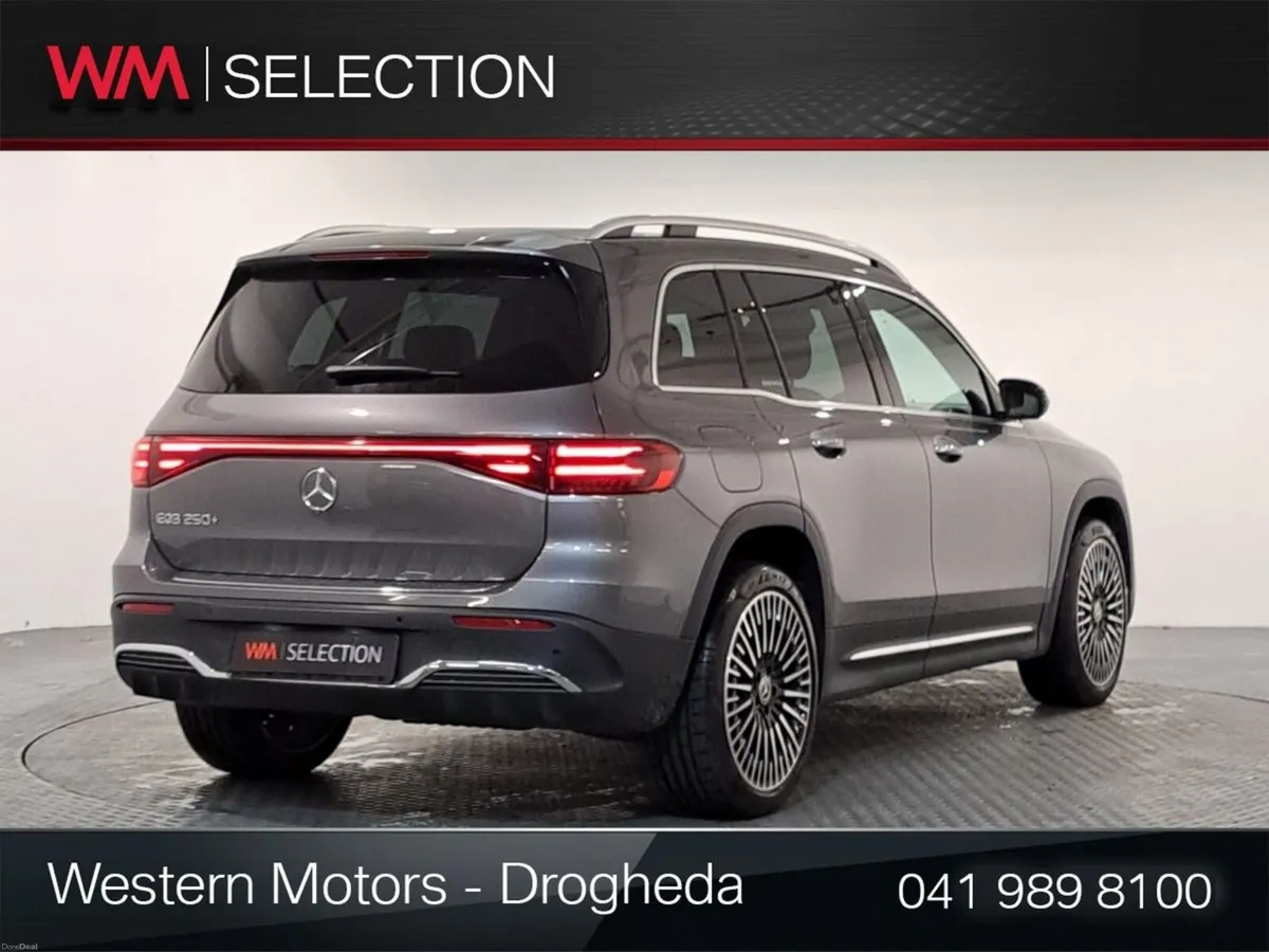 Mercedes-Benz EQB 250+  AMG Line Premium - Image 4