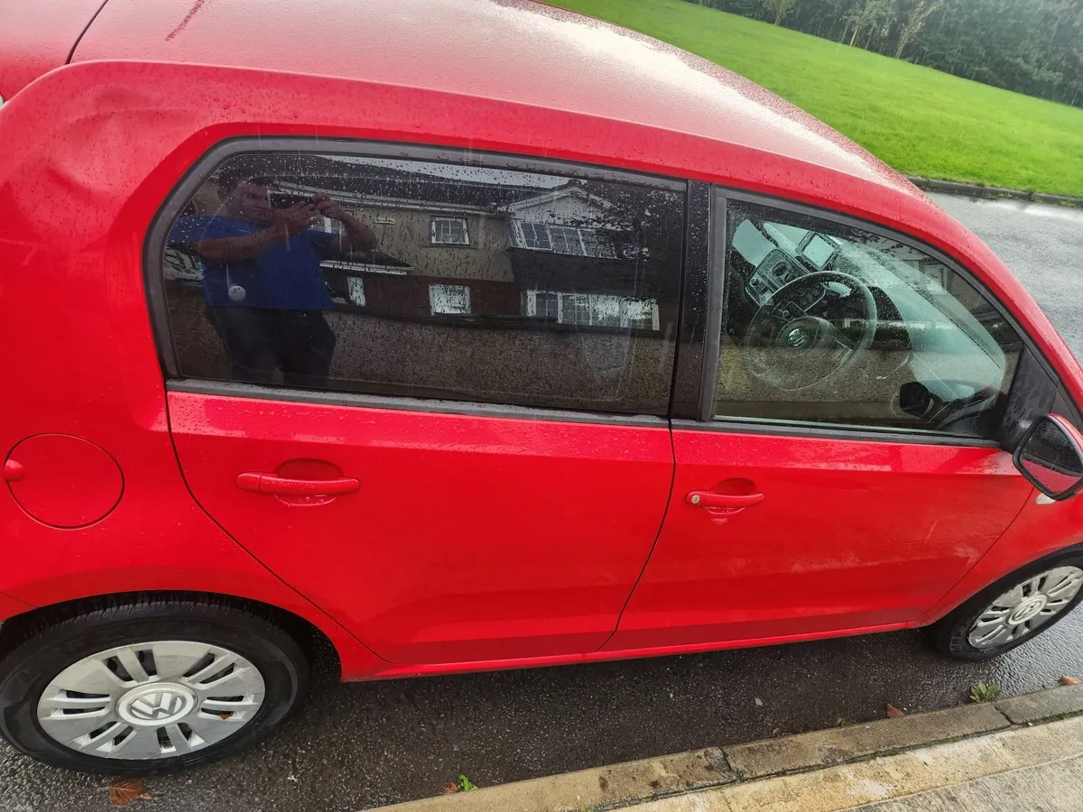 Volkswagen up! 2014 - Image 2