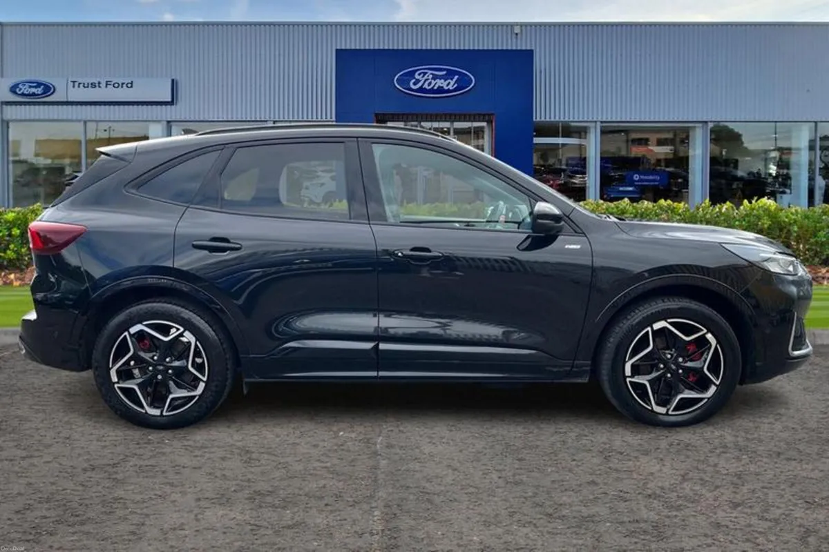 Ford Kuga 2.5 PHEV ST-Line X 5dr CVT -  360° CAMER - Image 3