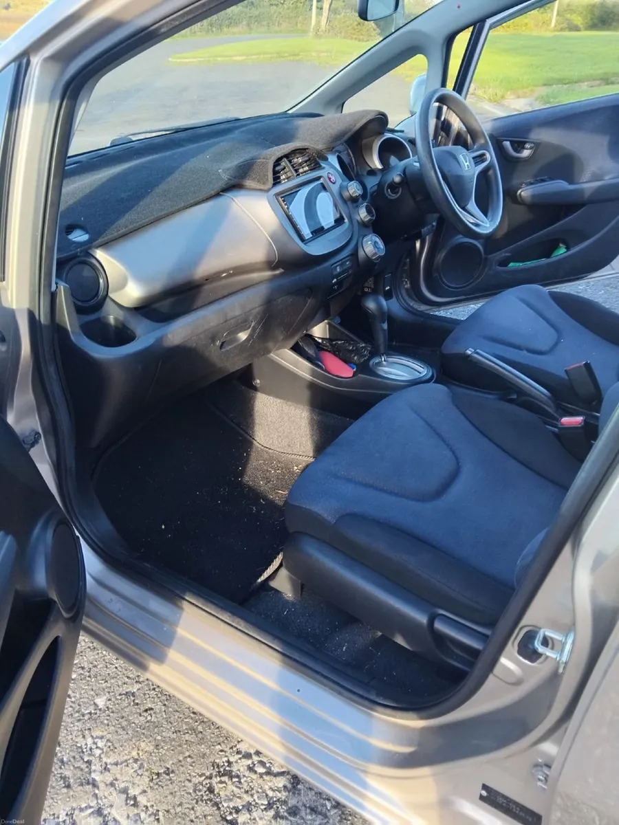 Honda Fit 2010 Automatic - Image 2