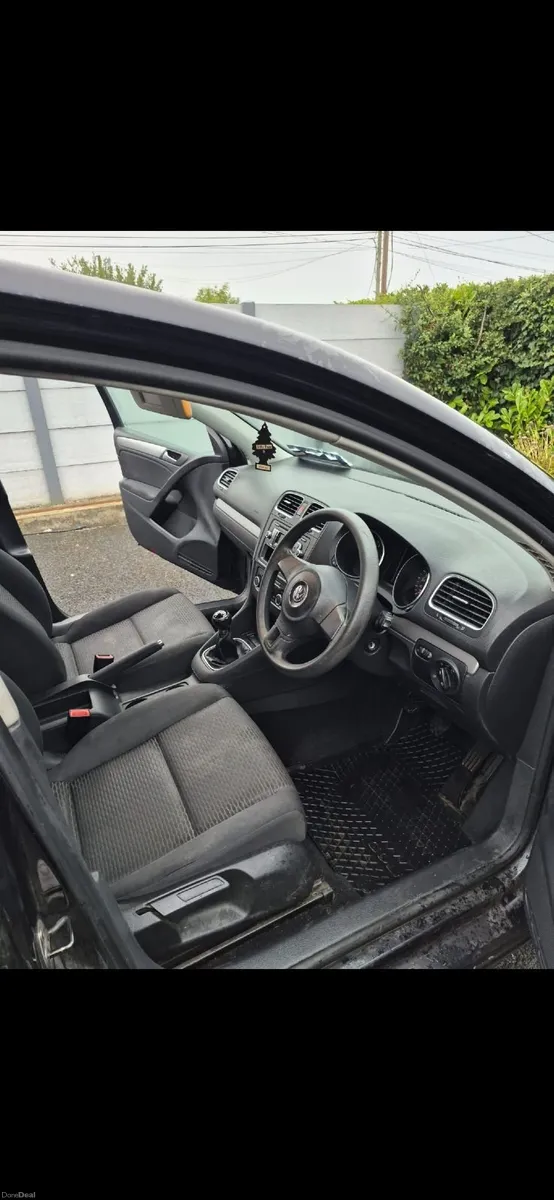 Volkswagen Golf 2011 - Image 3