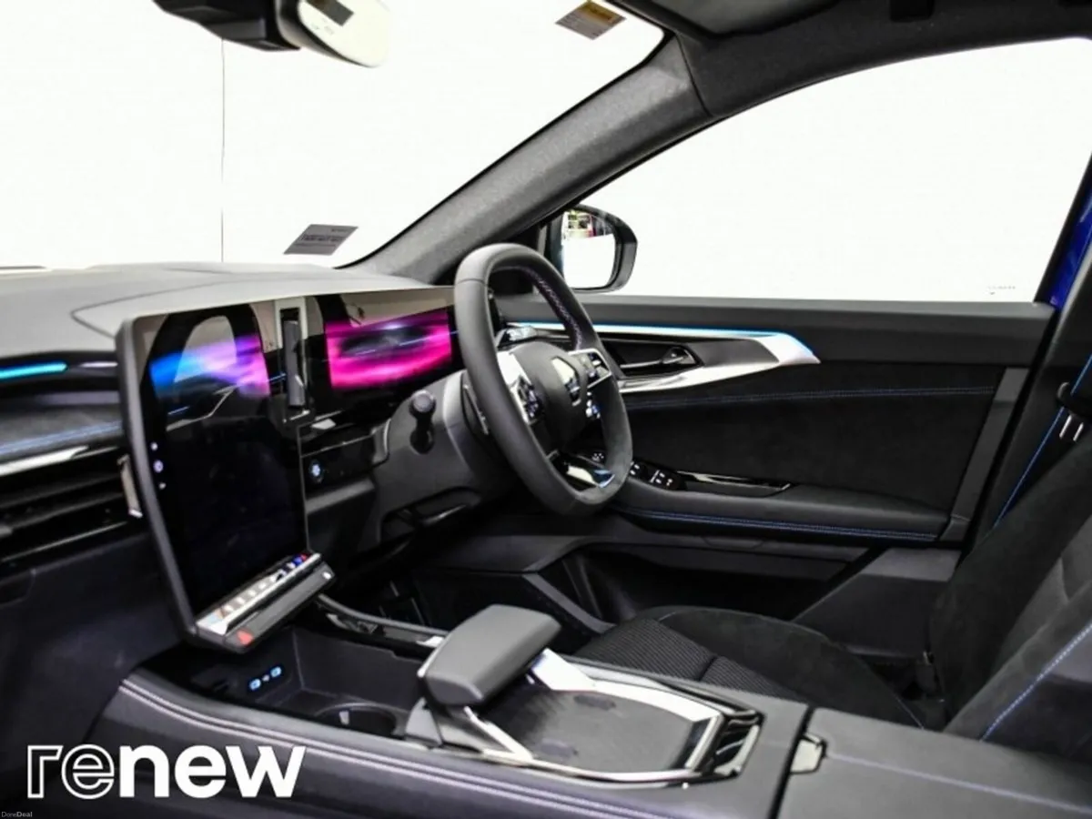 Renault Austral techno esprit Alpine E-Tech 200 - Image 5