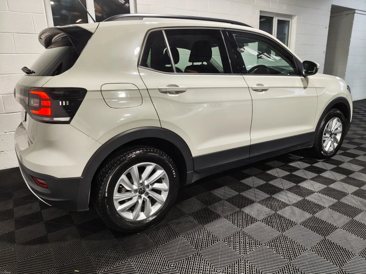 Volkswagen T-Cross 2023 1.0 AUTOMATIC LIFE SPEC EX - Image 6