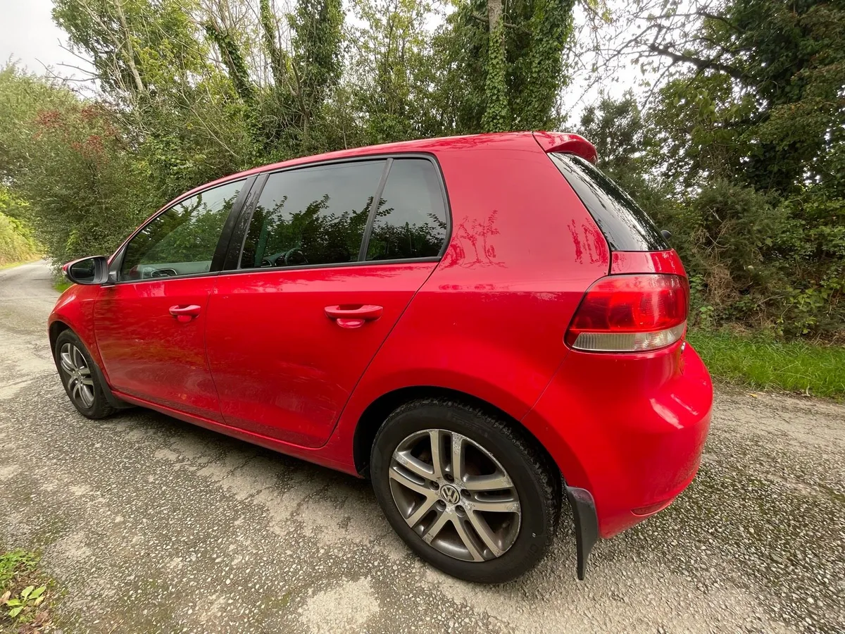 Volkswagen golf - Image 4