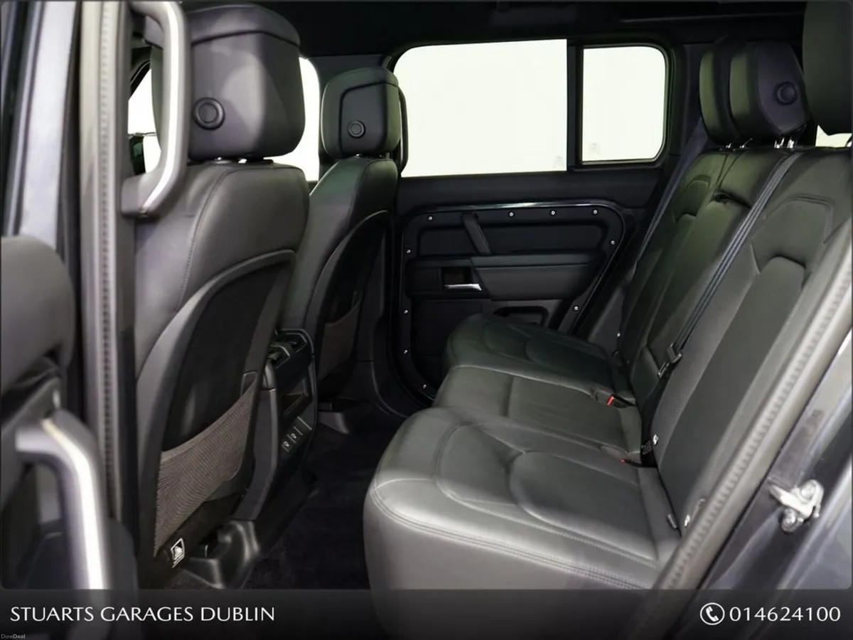 Land Rover Defender X-DYNAMIC HSE DEFENDER 110 PHE - Image 5
