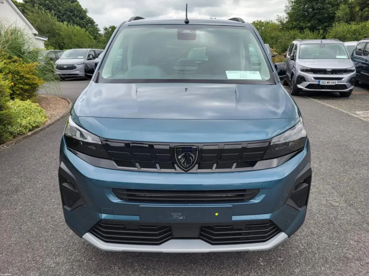 Wheelchair Accessible Peugeot Rifter - Image 3