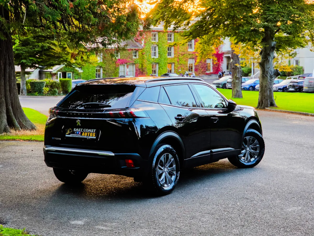2023 Peugeot 2008 Electric  50 kWh - Image 2