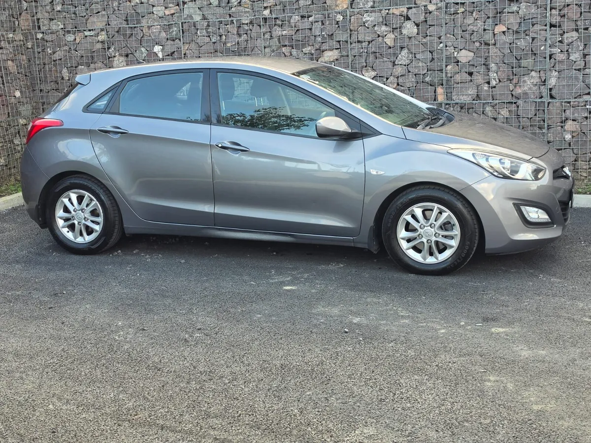 HYUNDAI I30 1.4 PETROL,NEW NCT 2027, LOW KMS. - Image 3