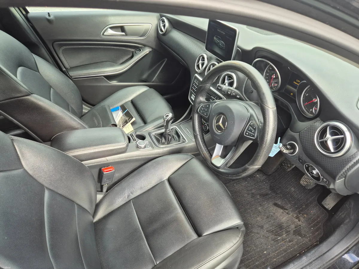 Mercedes-Benz A180 Diesel, Manual. 2016 - Image 3