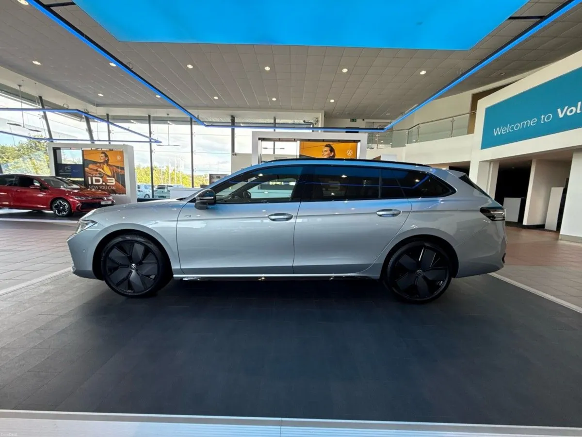 Volkswagen Passat 2.0TDI DSG 150HP R-LINE - Image 4