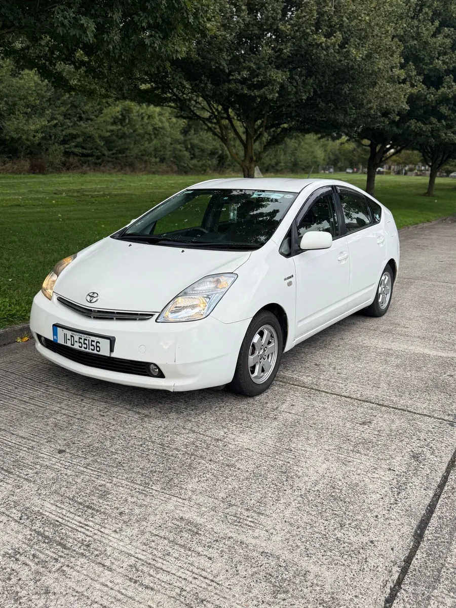 Toyota Prius AUTO / NCT 7/27 / 141k kms*** - Image 4