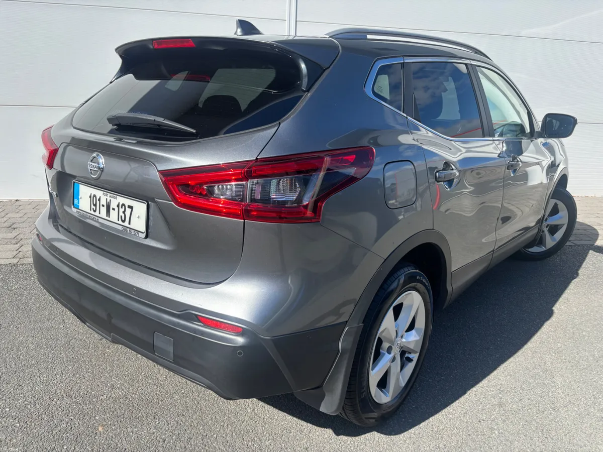 2019 NISSAN QASHQAI SV 1.2i FSH LOW KMS - Image 5