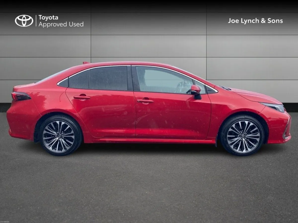 Toyota Corolla Luna Sport Saloon - Image 3