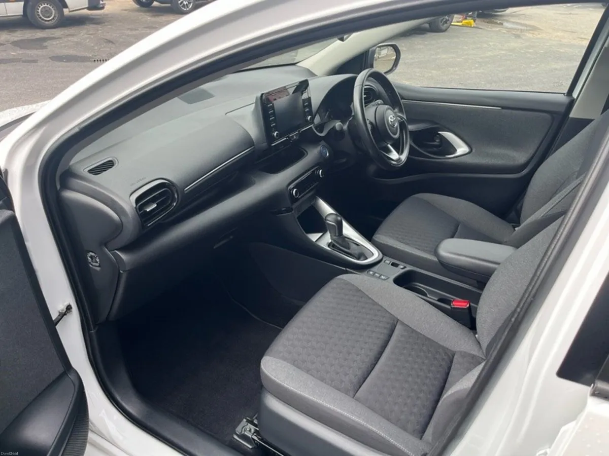 Toyota Yaris yaris hybrid luna - Image 6