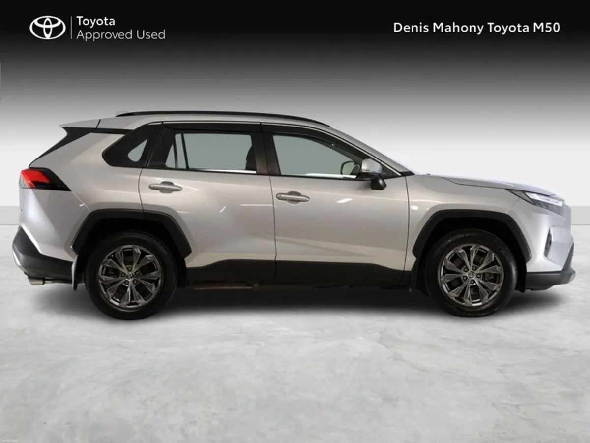 Toyota RAV4 Platinum Hybrid - Image 3