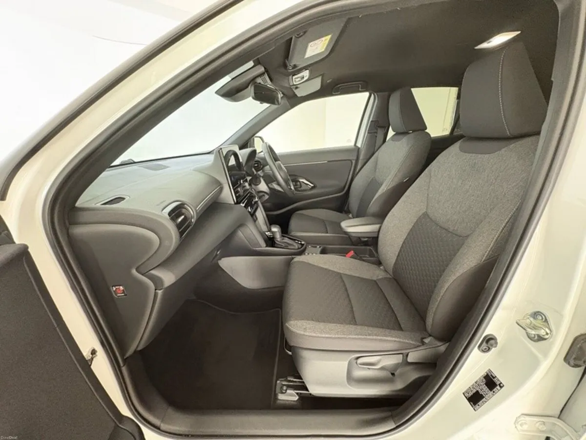 Toyota Yaris Cross Sport Hybrid - Image 6
