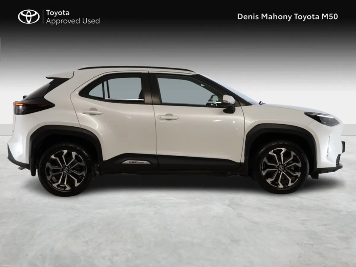 Toyota Yaris Cross Sport Hybrid - Image 3