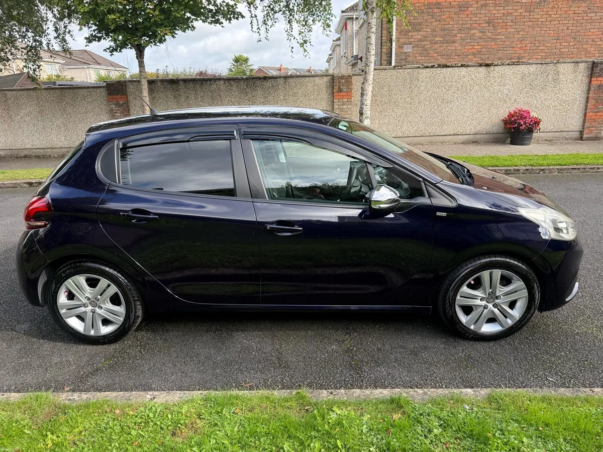 161 Peugeot 208 AUTO Only 36k kms NCT 01/28 - Image 5