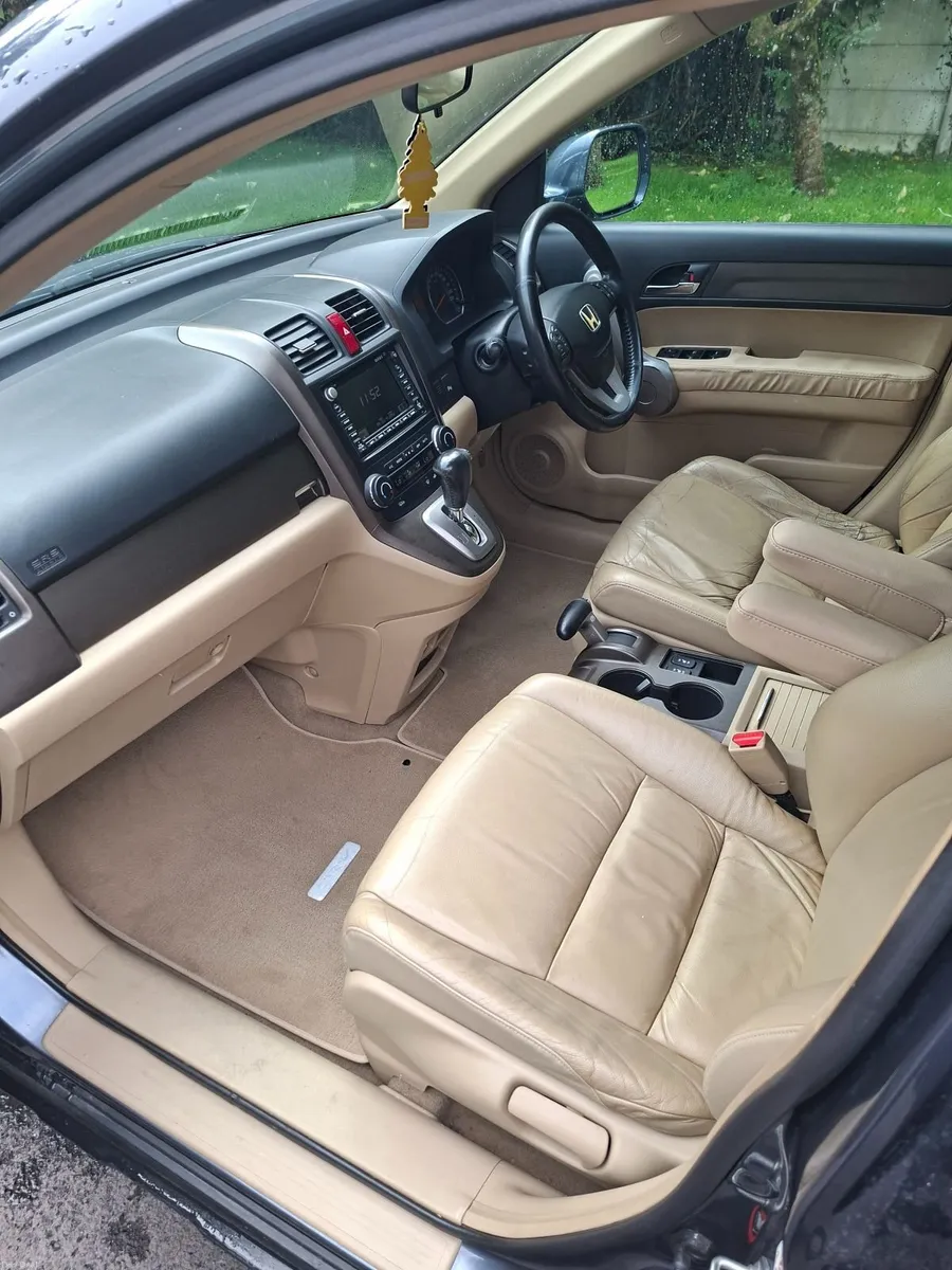 Automatic Honda CR-V - Image 1