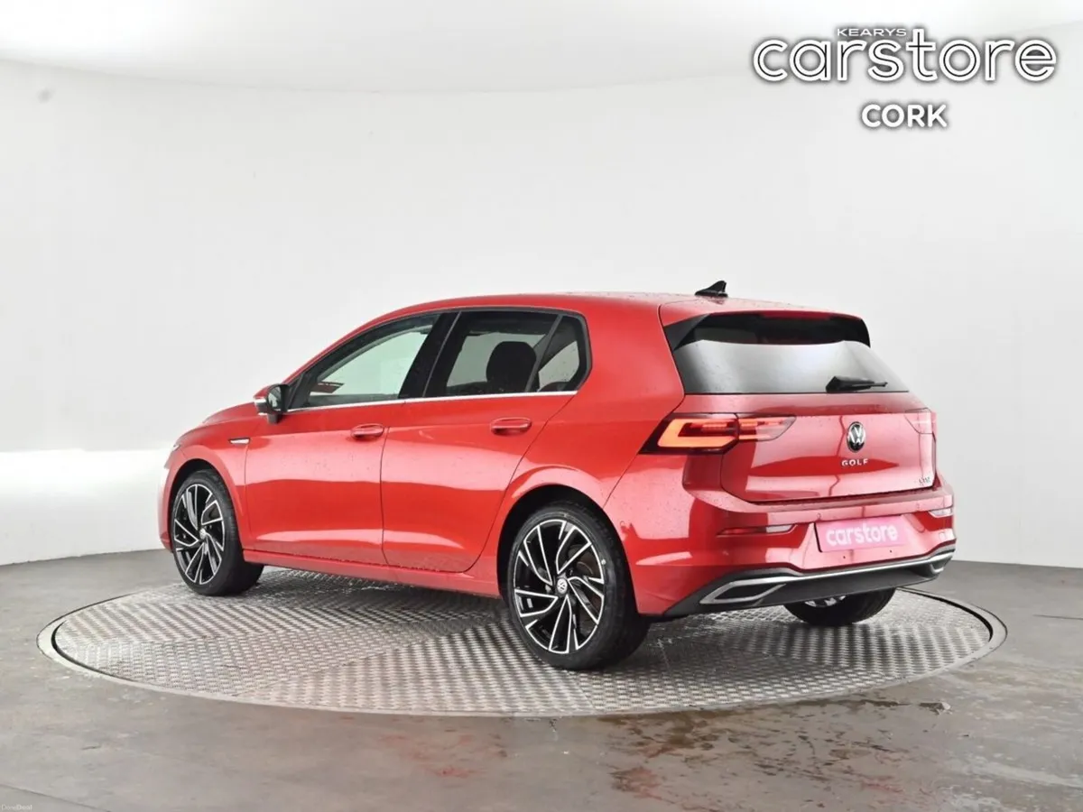 Volkswagen Golf eTSI - Image 3