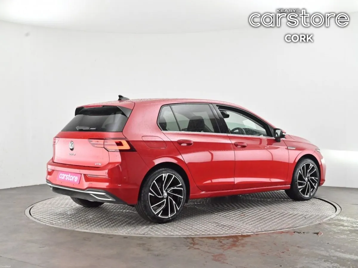 Volkswagen Golf eTSI - Image 5