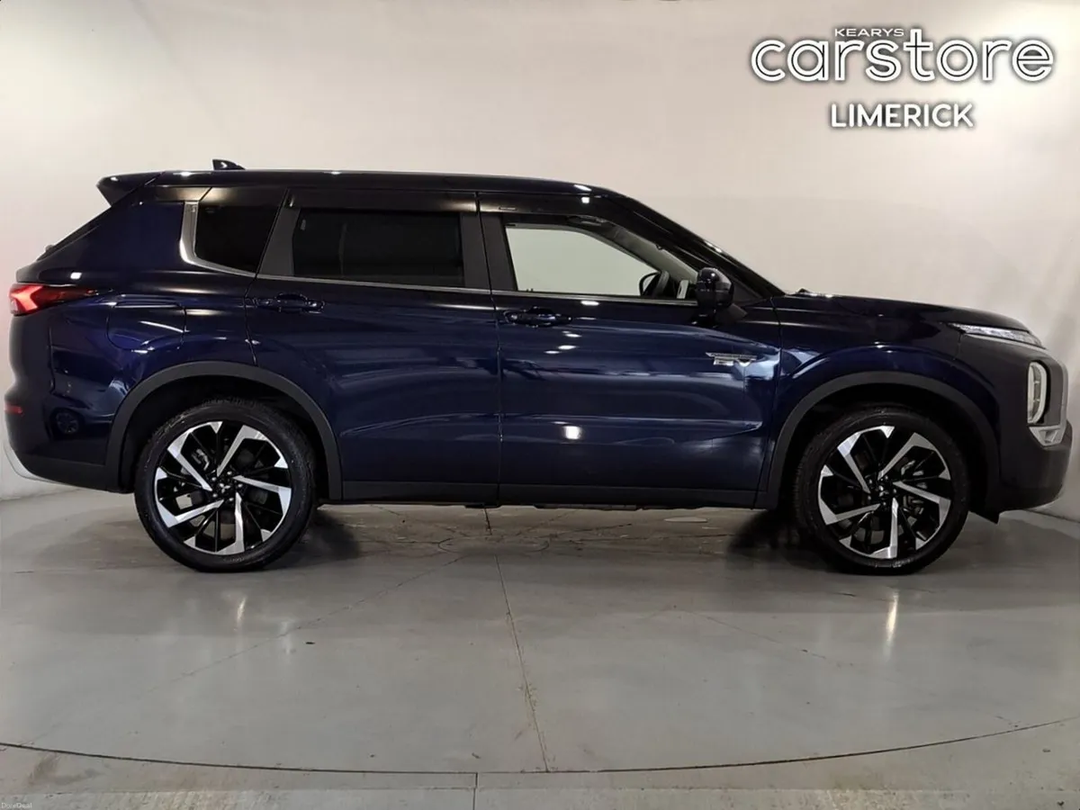 Mitsubishi Outlander PHEV G Model - Image 2