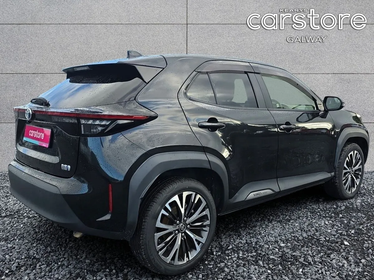 Toyota Yaris Cross Hybrid Z - Image 3