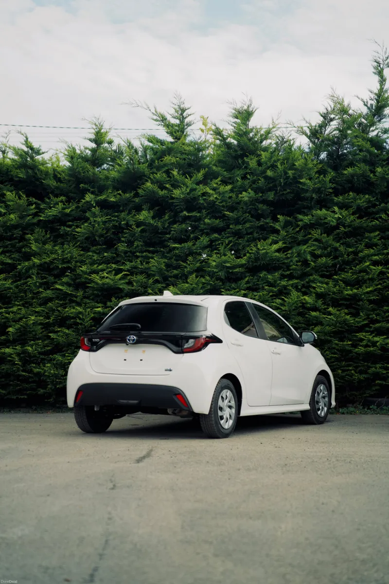 Toyota Yaris 1.5 Hybrid 2023 | Stylish & Efficient - Image 3