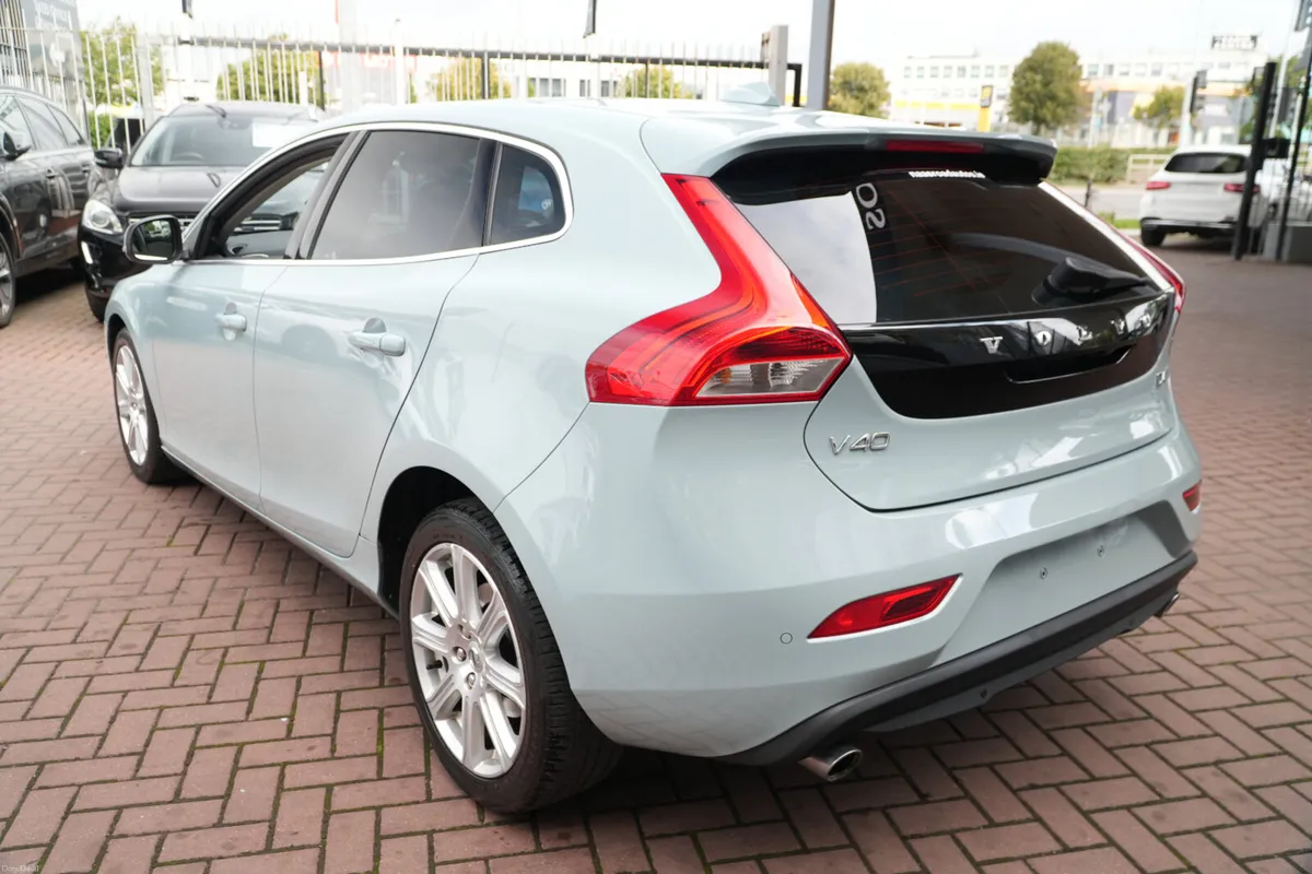 2017 VOLVO V40 D4 INSCRIPTION POLESTAR - Image 6
